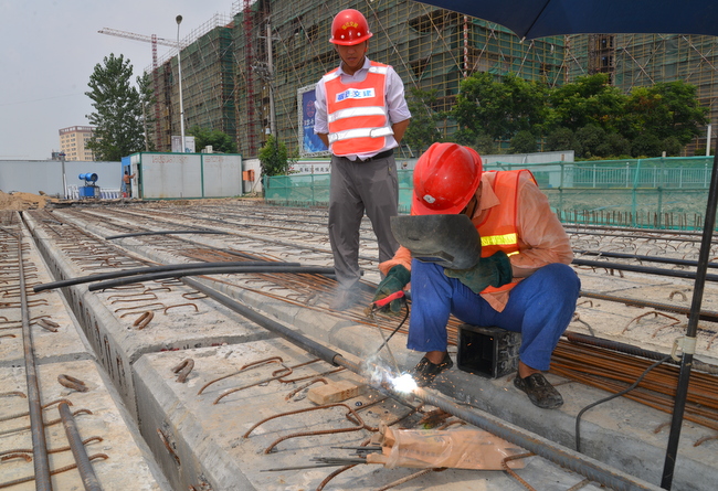 西湖西路建設現(xiàn)場.JPG